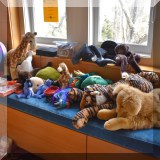 Y07. Stuffed animals and toys. 